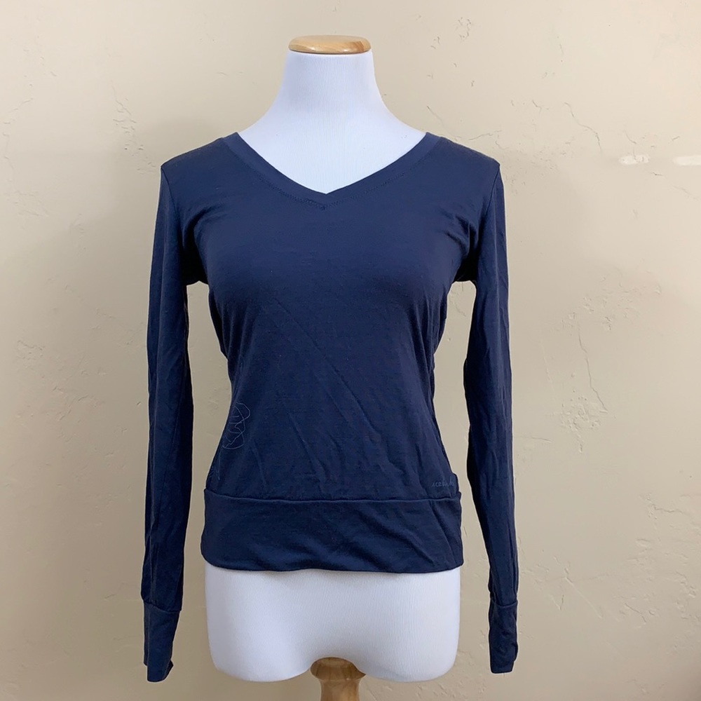 Icebreaker Merino Women’s Navy V Neck With Design